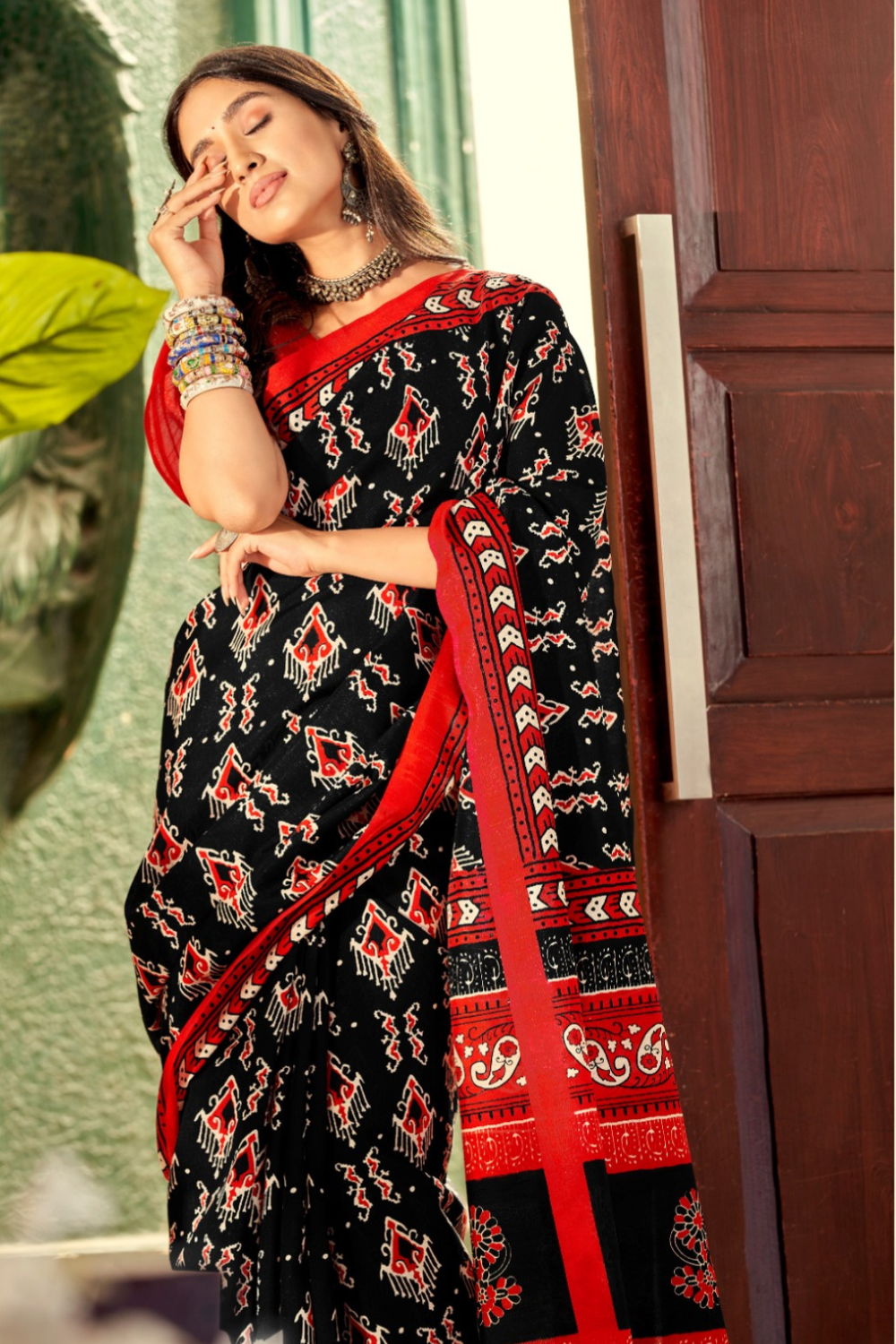 apple  lifestyle saree